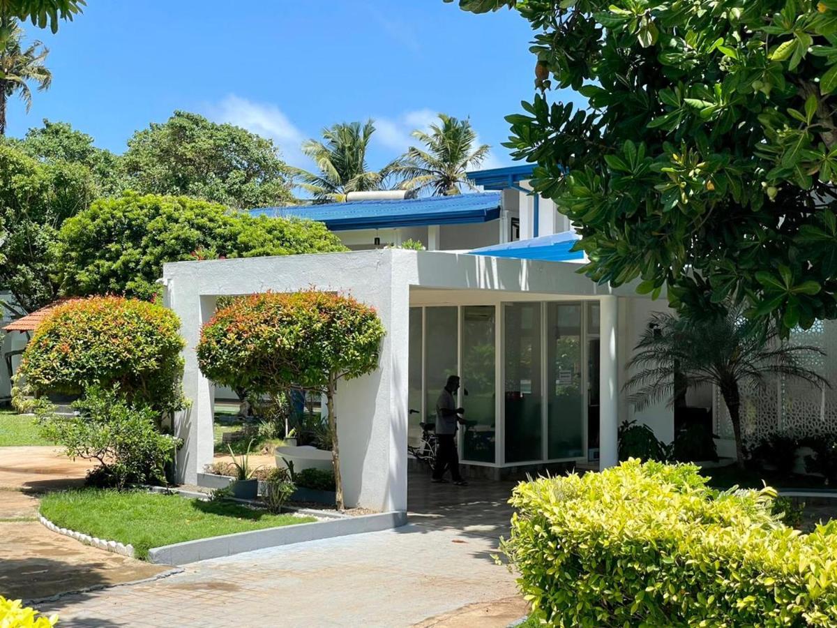 Hotel Pink Land Beruwala Esterno foto